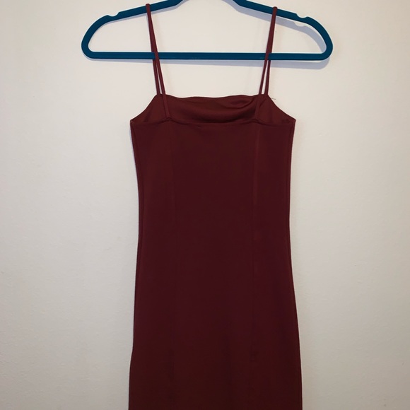 Burgundy slit mini dress - Picture 2 of 3